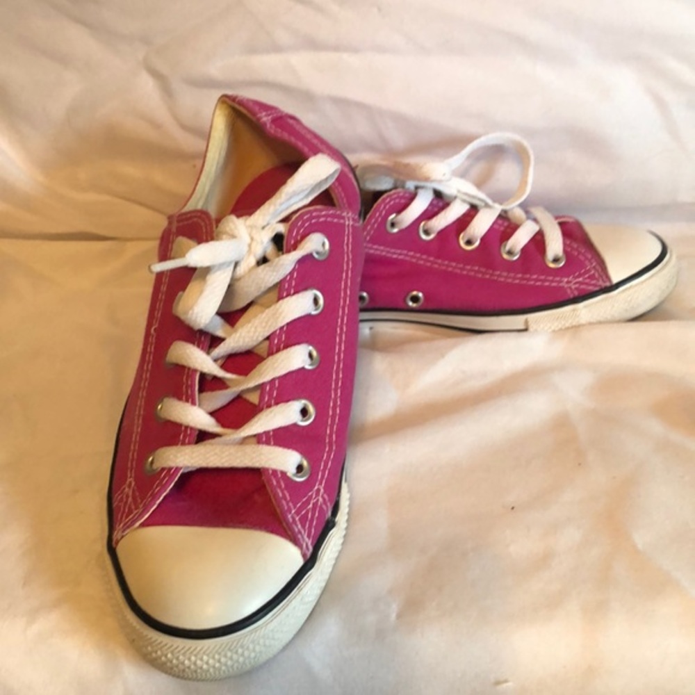 Pink Converse all star Size 7